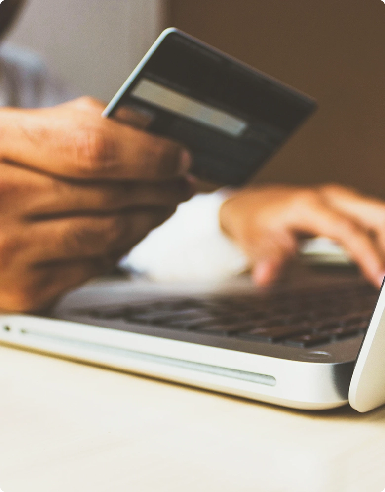 Cliente de tienda online preparado para realizar la compra